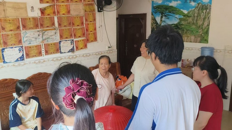 青春助力“百千万”|金年会jinnianhuicom青衿星火突击队赴阳山县江英镇开展暑期“三下乡”实践活动