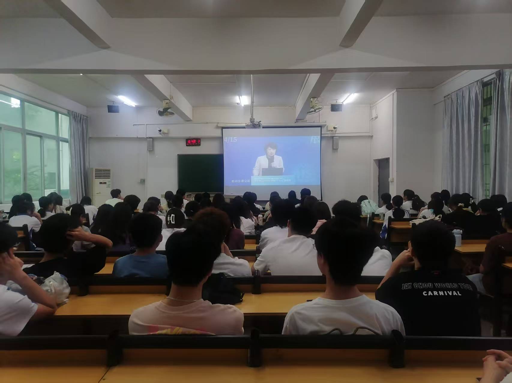 主题班会2.jpg