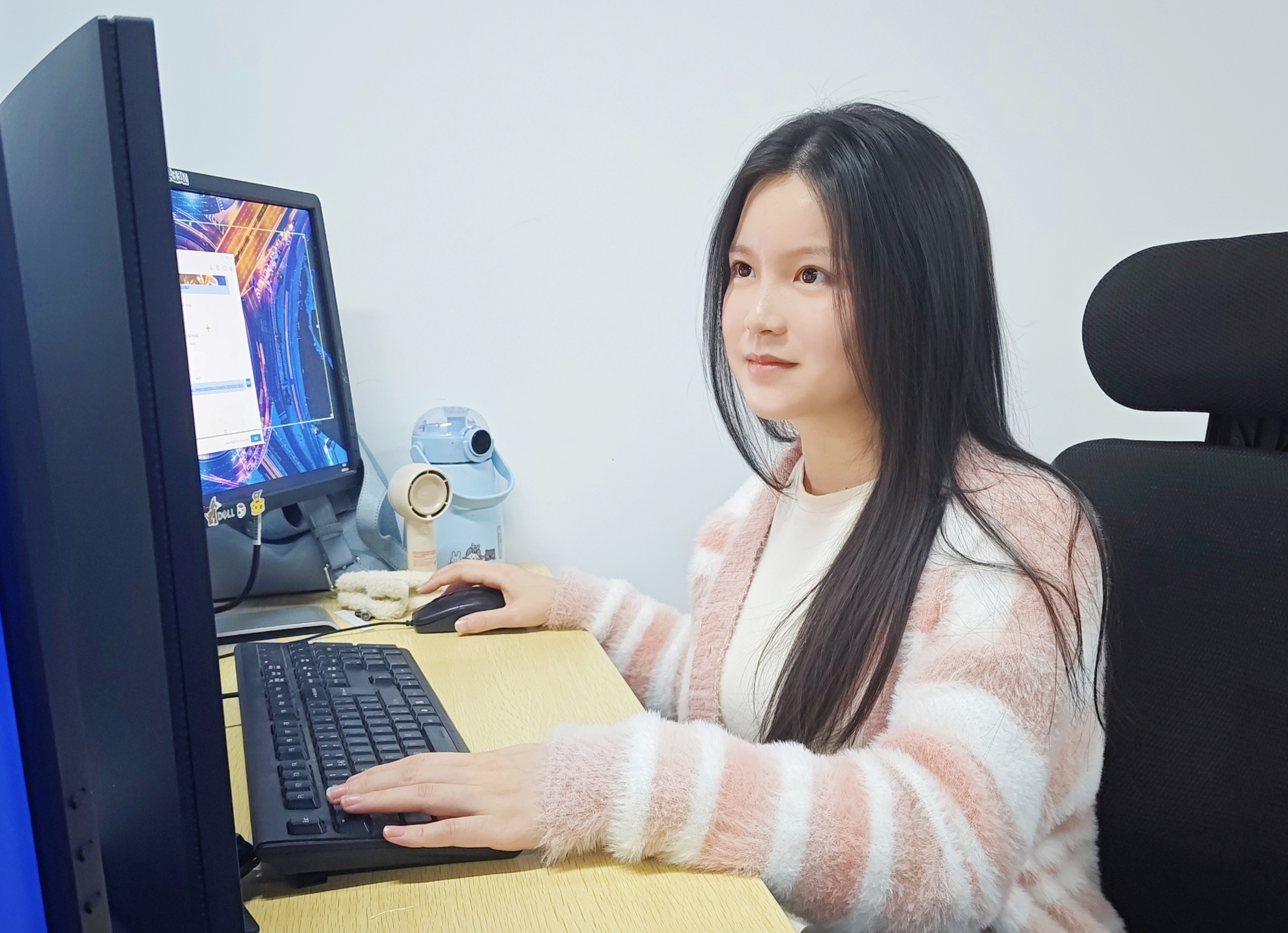 谭思颖工作照.jpg 谭思颖工作照.jpg